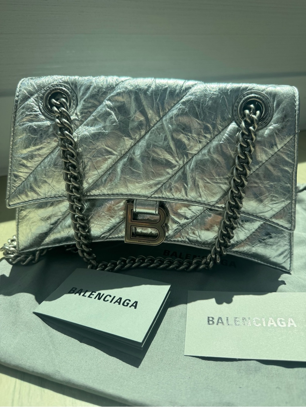 Balenciaga
Small Crush Quilted
Silver Leather Shoulder Bag - Picture 8 of 16